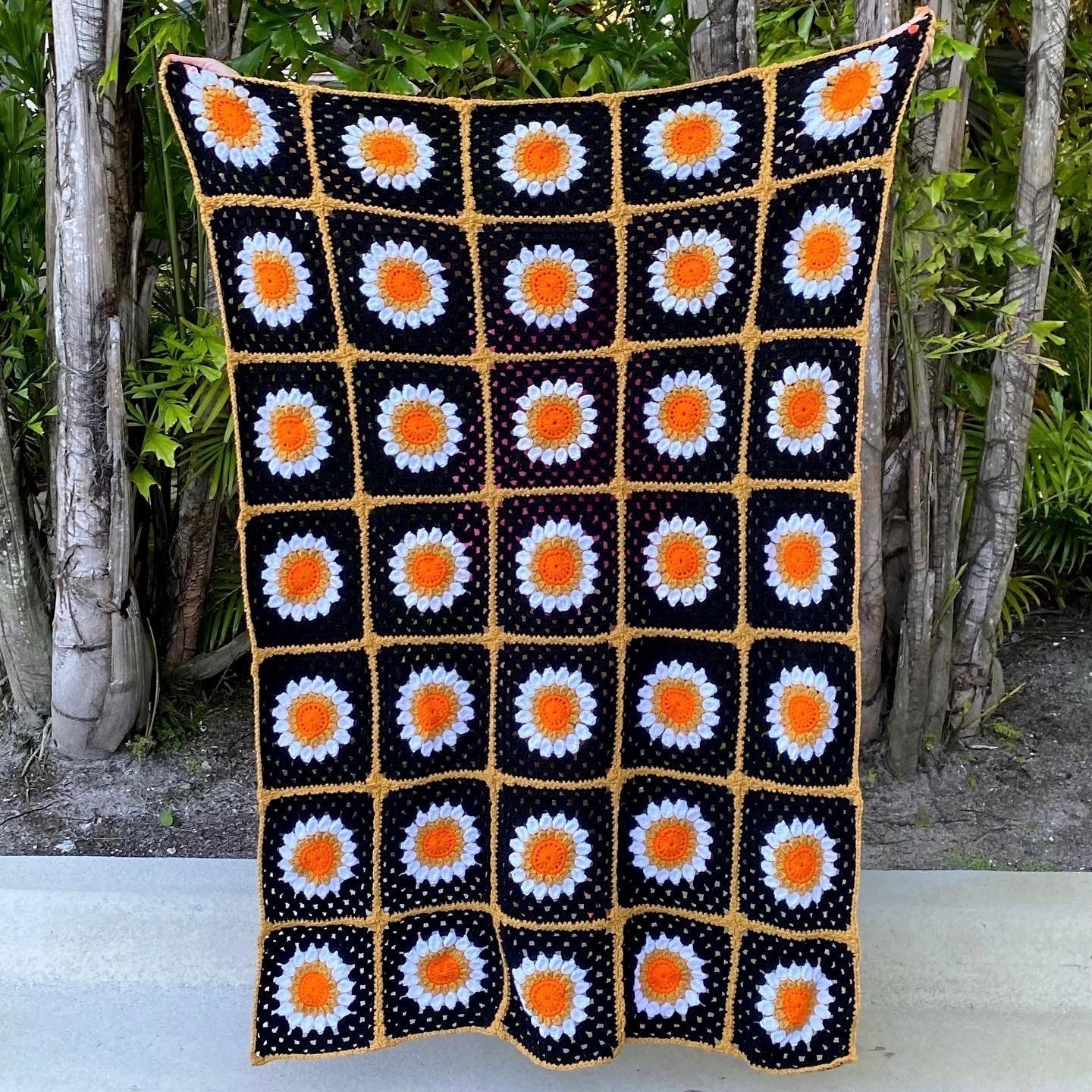 Retro Flower Granny Square Pattern